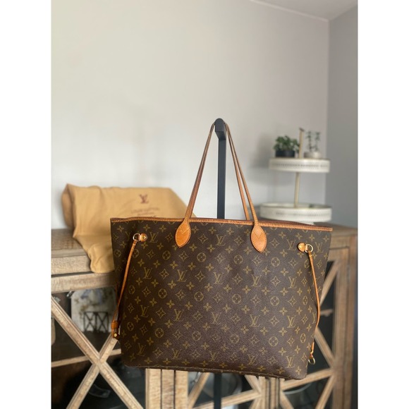 LOUIS VUITTON GM Monogram Never full - Picture 1 of 8